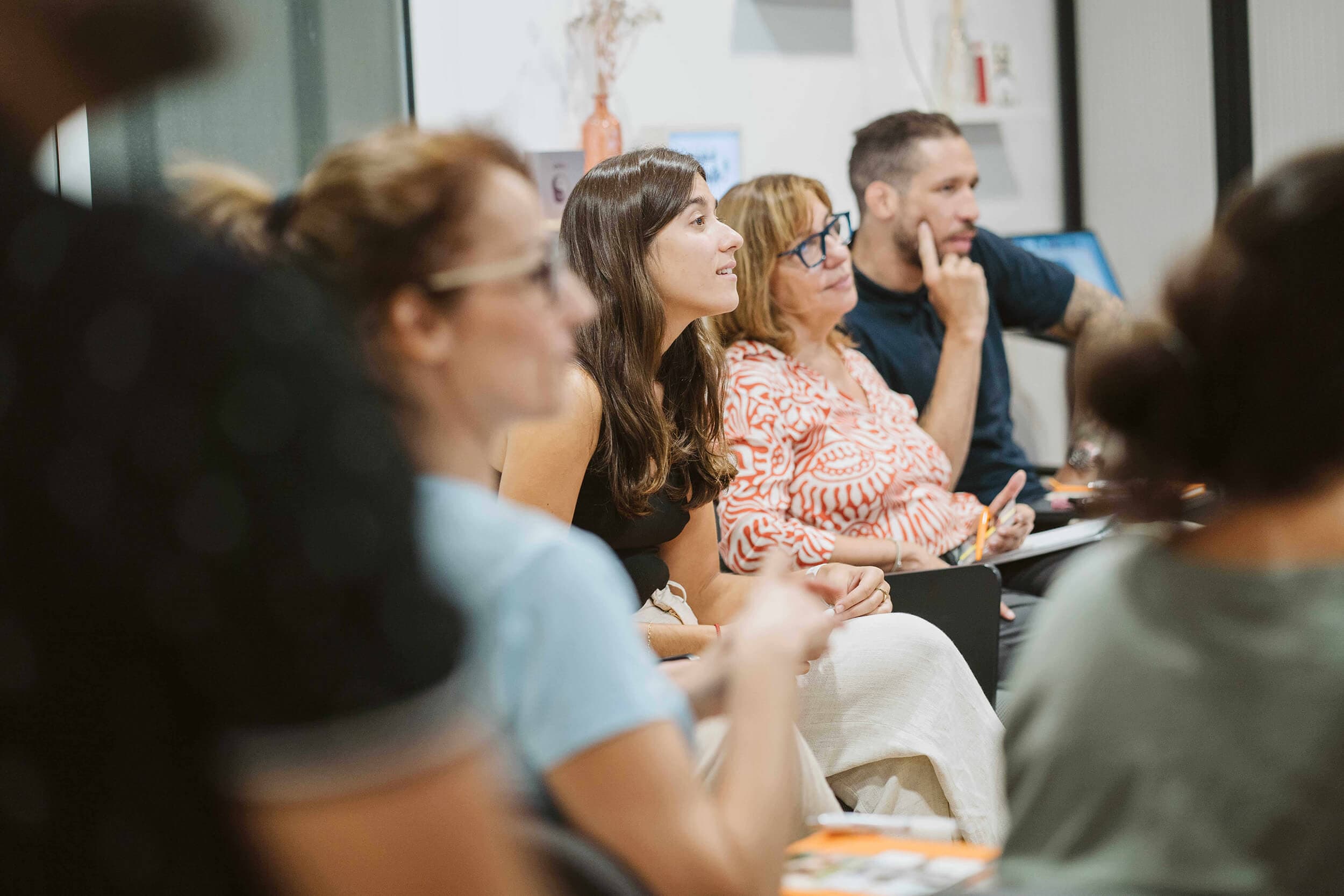 Alumnos en sesion de preguntas